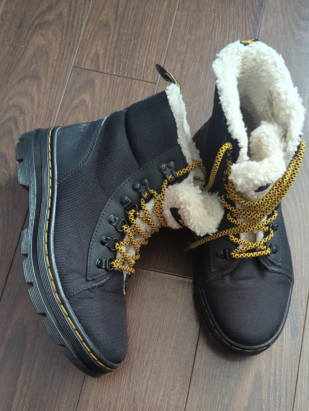 Dr. Martens Fur Lined Combs Boot - Picture 4 of 11